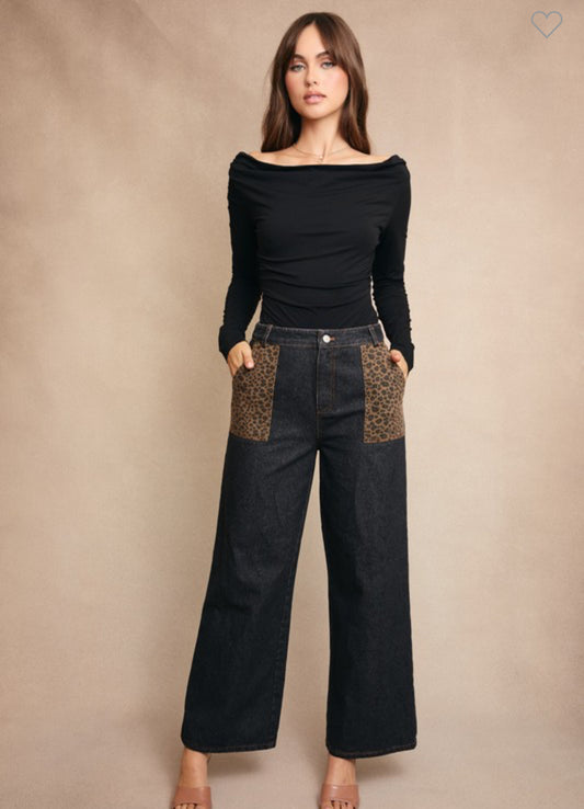 Denim with Leopard Pockets Jeans
