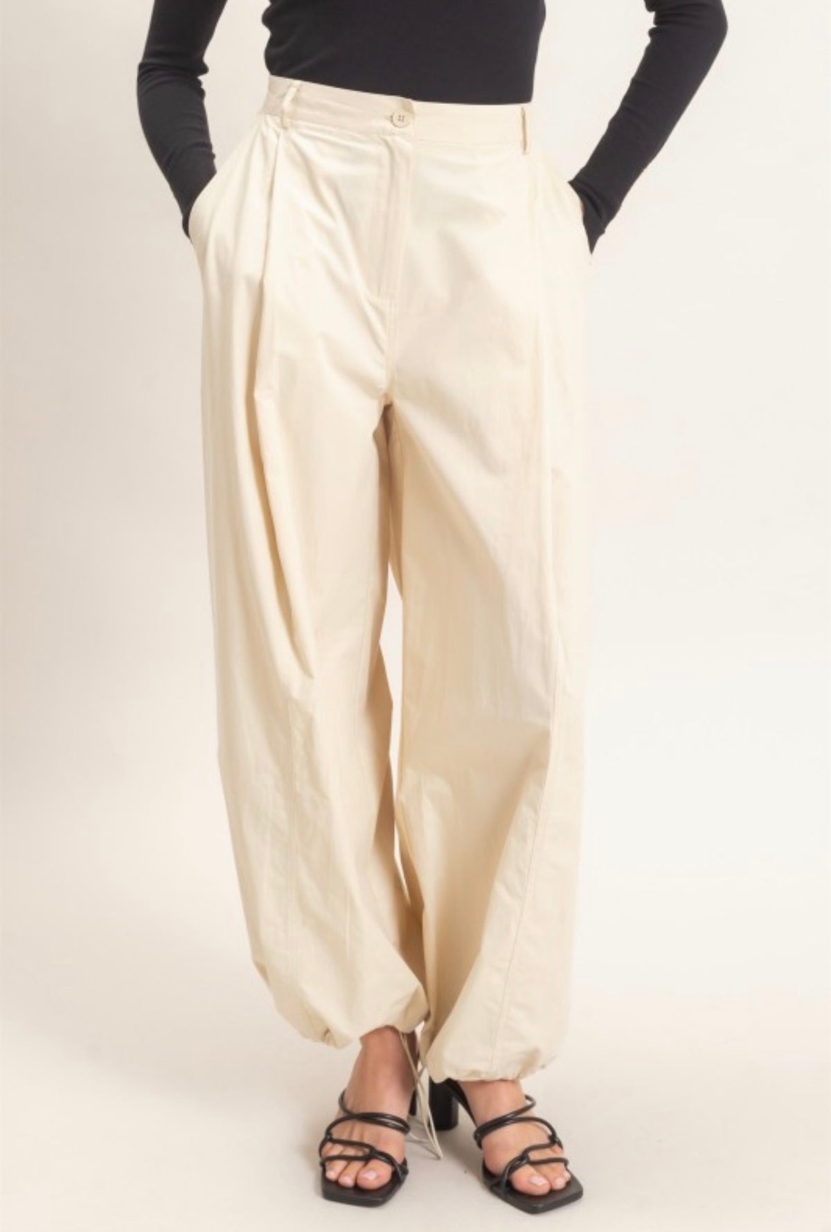 Sand Pleated Pants