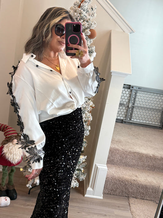 Silk blouse w. Black lace details