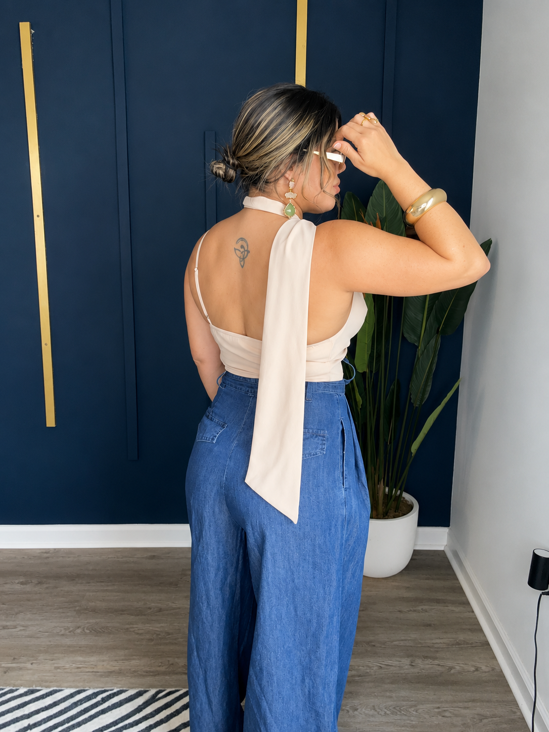 Natural scarf Detail Top